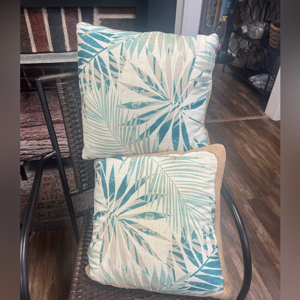 Set of 4 decorative pillows